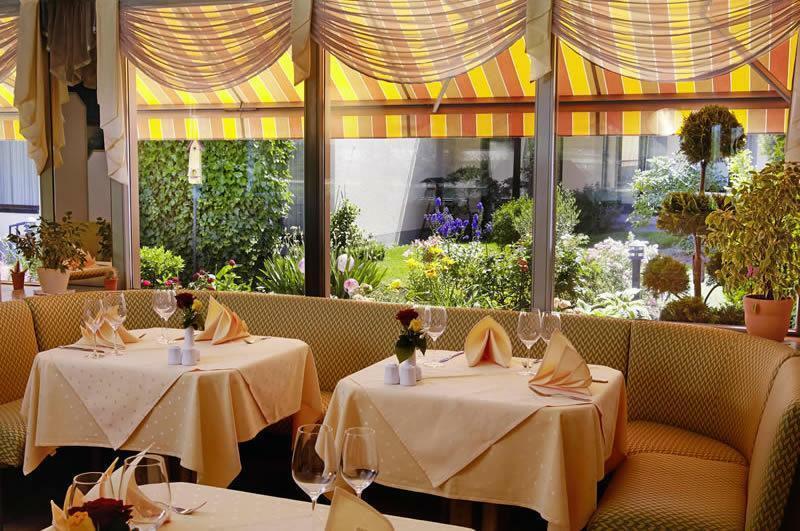 Hotel Villa Am Rhein Andernach Exterior photo